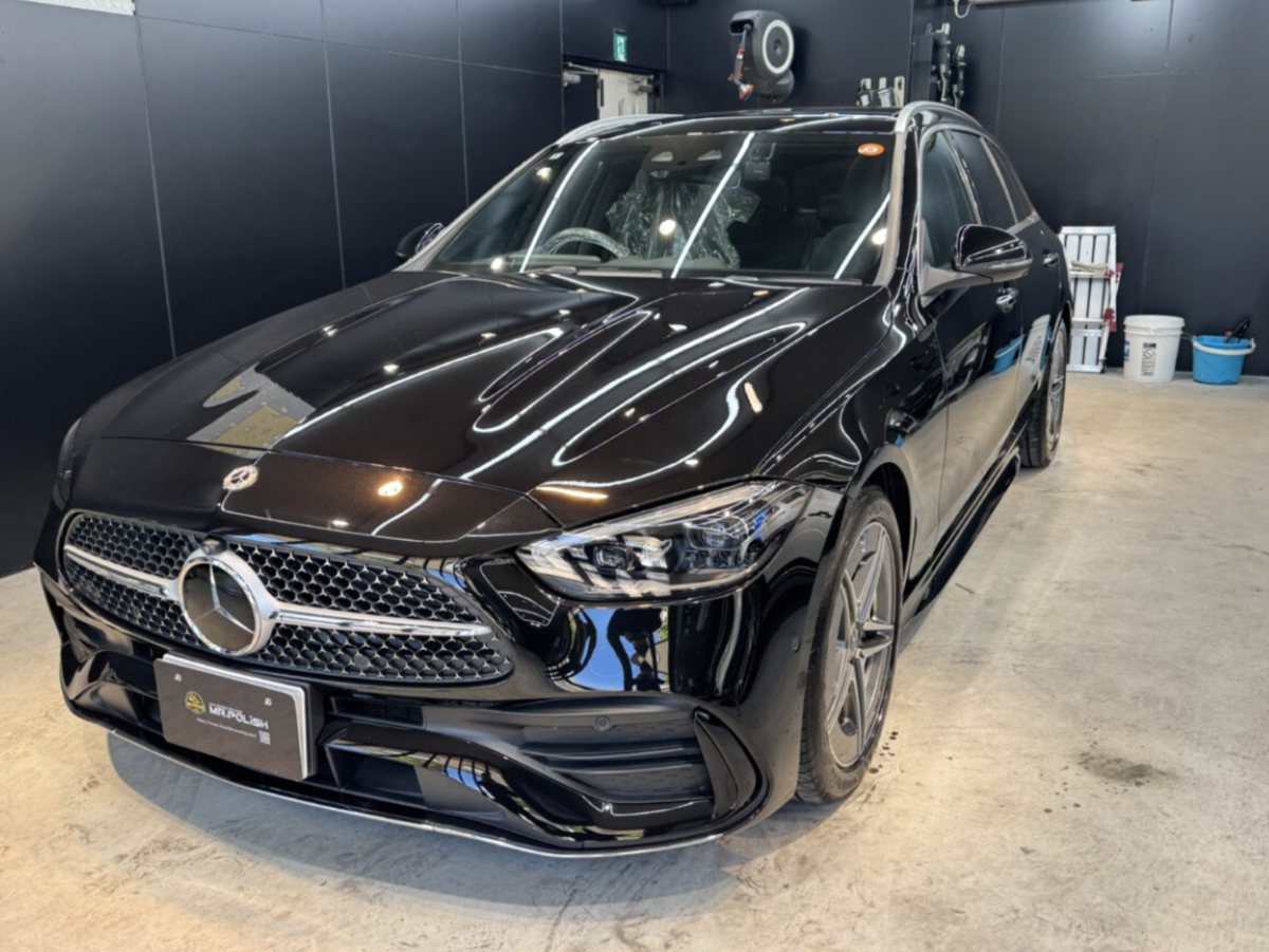 メルセデス・ベンツ Cクラスへセラミックコーティング二層の施工車事例
