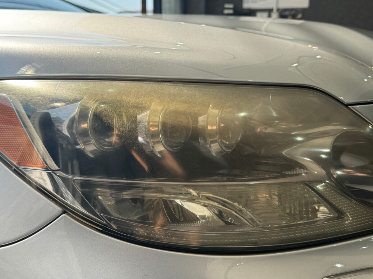 ヘッドライトの黄ばみ取り!最長5年耐久のリペア施工車事例 / レクサス LS450 / 神奈川県横浜市神奈川区I様より