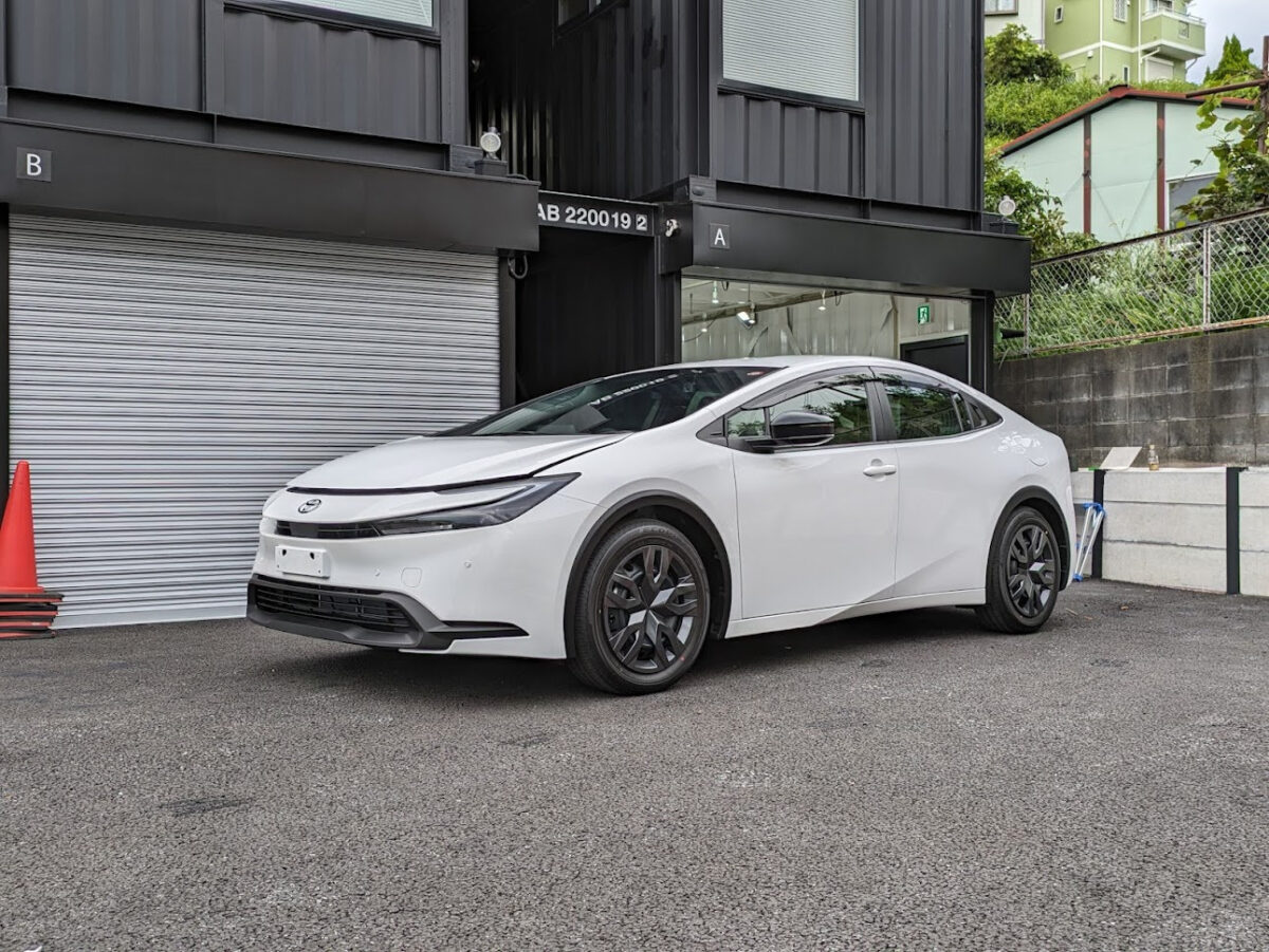 新型車 トヨタ プリウスのガラスコーティング施工車事例/神奈川県横浜市O様|神奈川県横浜市の車のコーティング専門店Mr.Polish