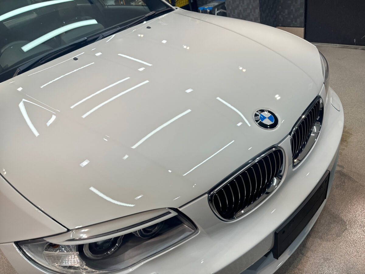 BMW 1シリーズのガラスコーティングとヘッドライトリペア 完成