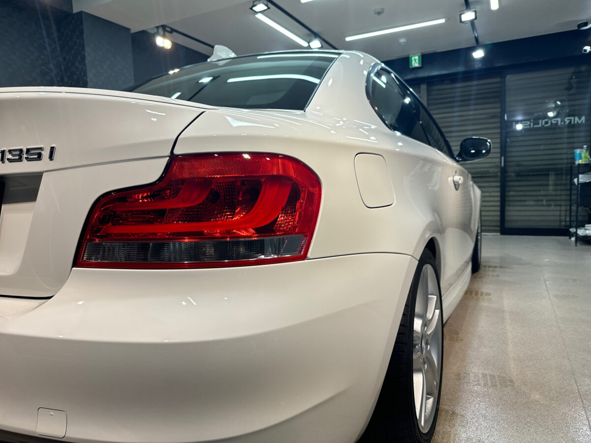 BMW 1シリーズのガラスコーティングとヘッドライトリペア 完成