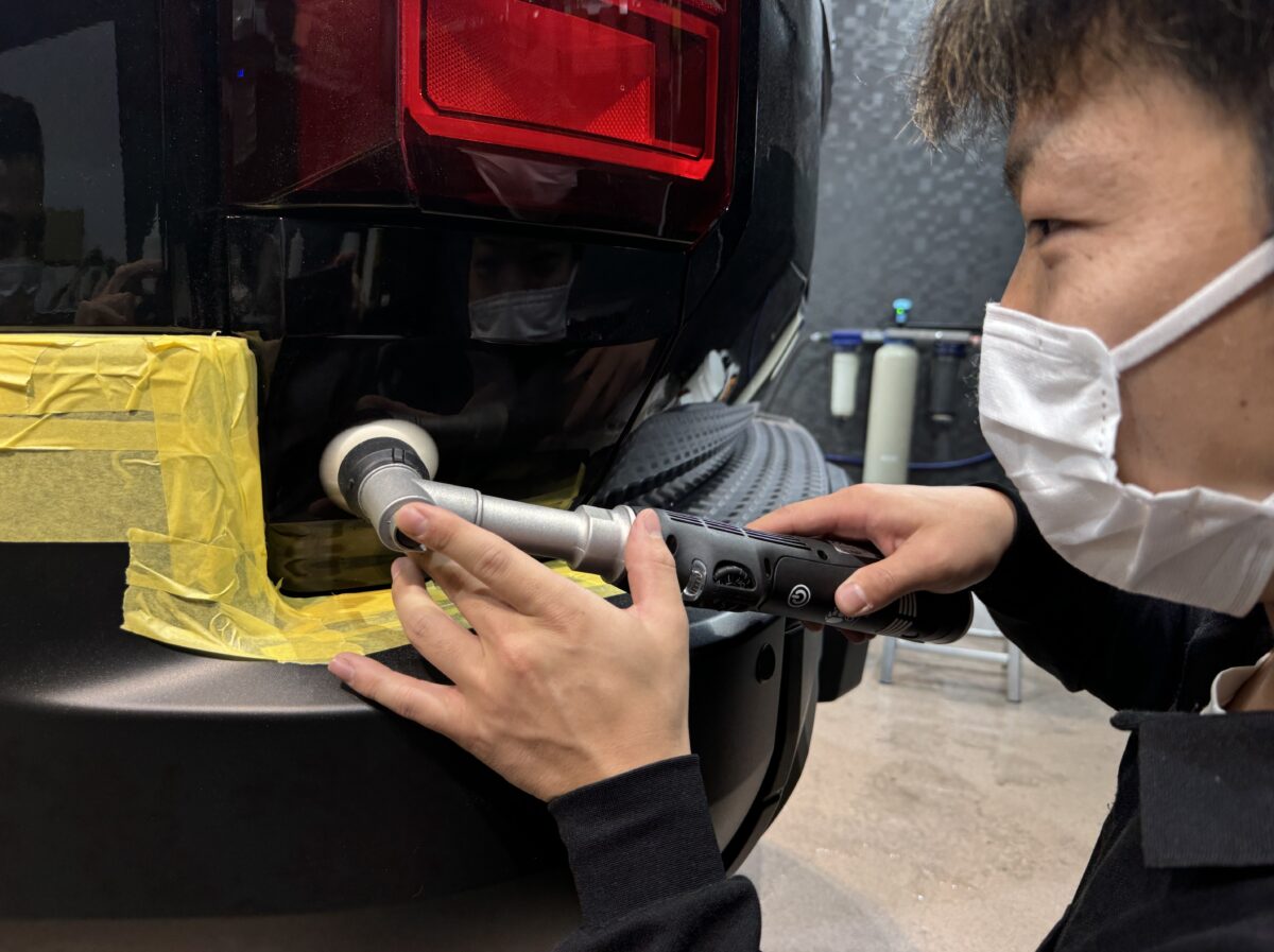 職人の魂を宿す研磨作業の開始
