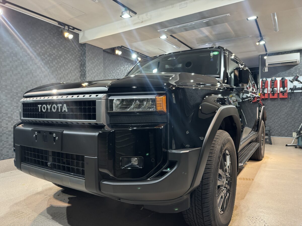 ソリッドブラックもお任せを! 新型車ランドクルーザー250のガラスコーティング施工車事例 / 神奈川県横浜市港南区T様より