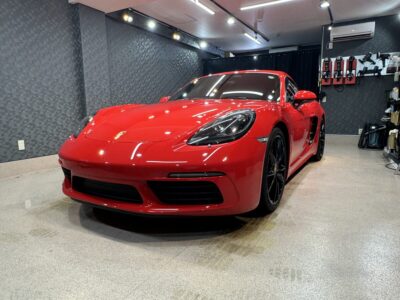 新車以上の輝きに。 ポルシェ 718ケイマンのガラスコーティング施工車事例 ／ 神奈川県横浜市戸塚区S様より