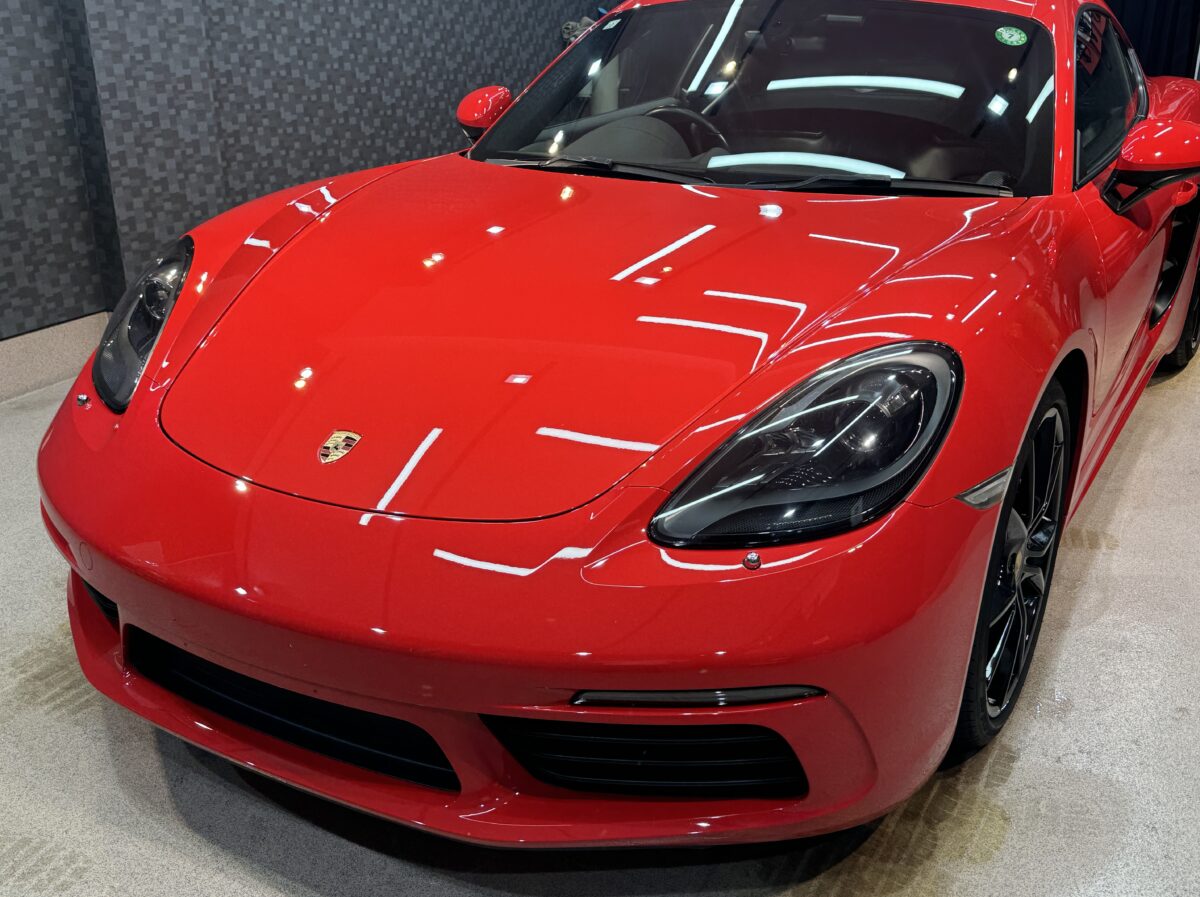 ポルシェ 718ケイマンのガラスコーティング施工完成