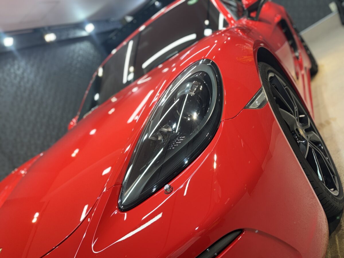 ポルシェ 718ケイマンのガラスコーティング施工完成