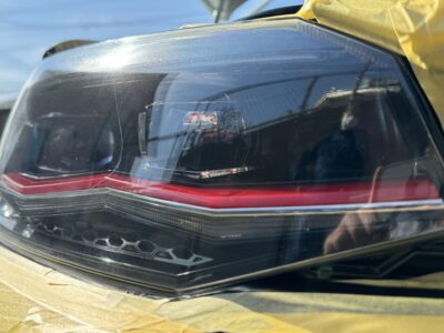 クラックまみれのワーゲン ポロのヘッドライトリペアとプロテクションフィルムの施工車事例 ／ 東京都川崎市Y様より