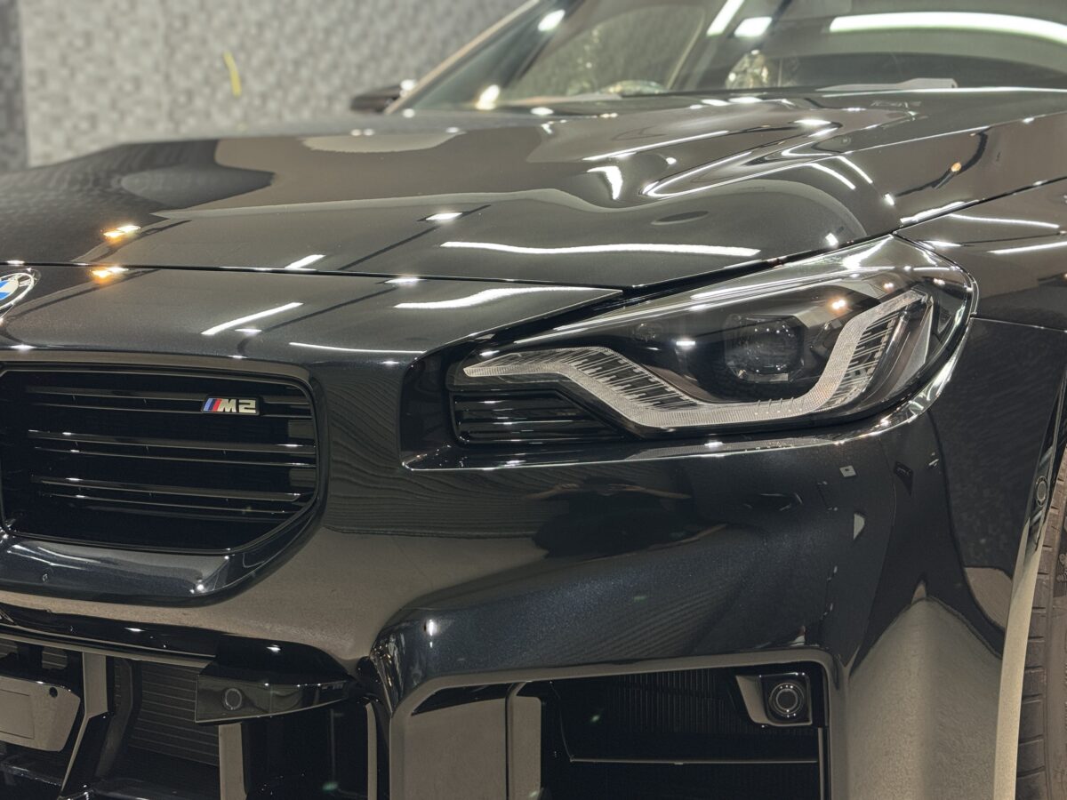 BMW M2のガラスコーティング施工完了 ～新車以上の輝きへ～