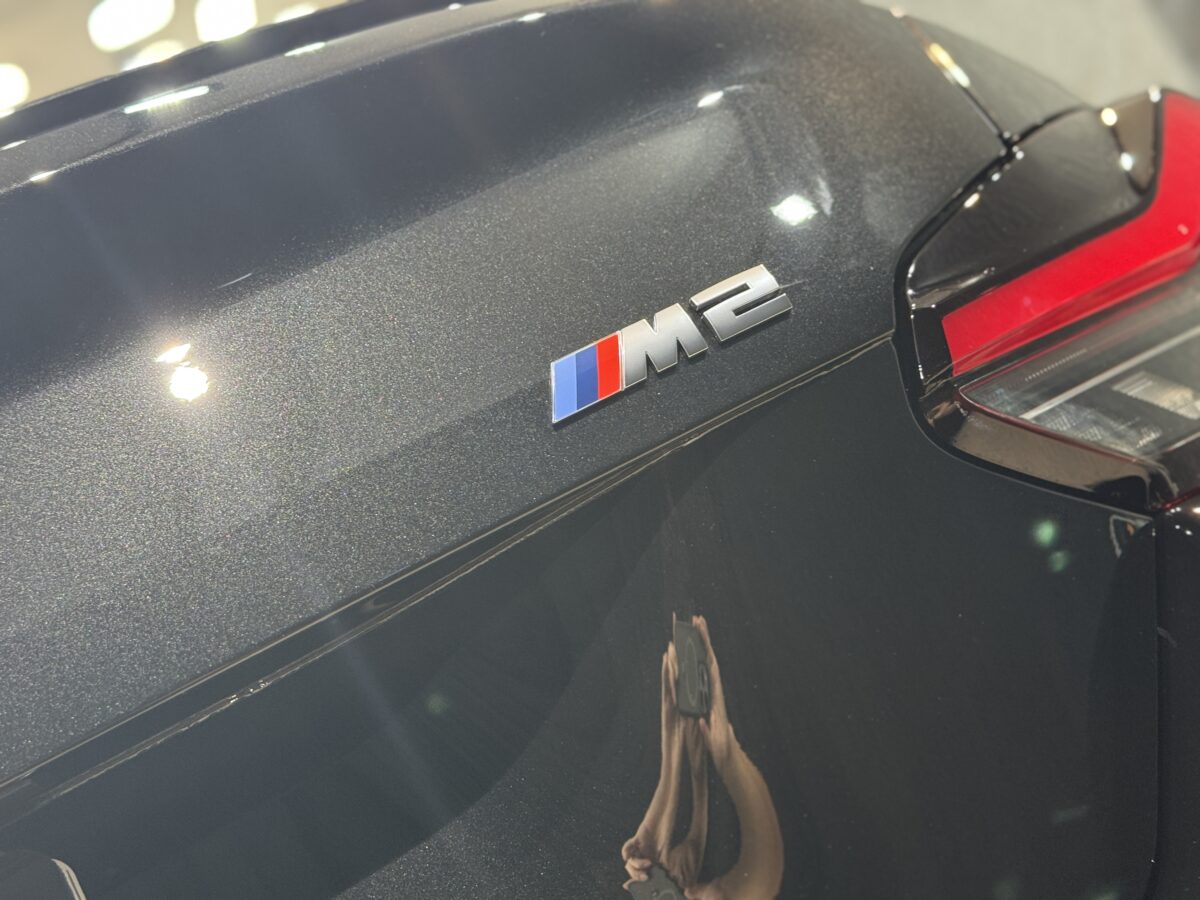 BMW M2のガラスコーティング施工完了 ～新車以上の輝きへ～