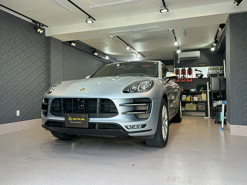 アルマイトモールの研磨とボディーコーティング! 経年車ポルシェ マカンのガラスコーティング施工車事例 / 神奈川県横浜市港北区H様より