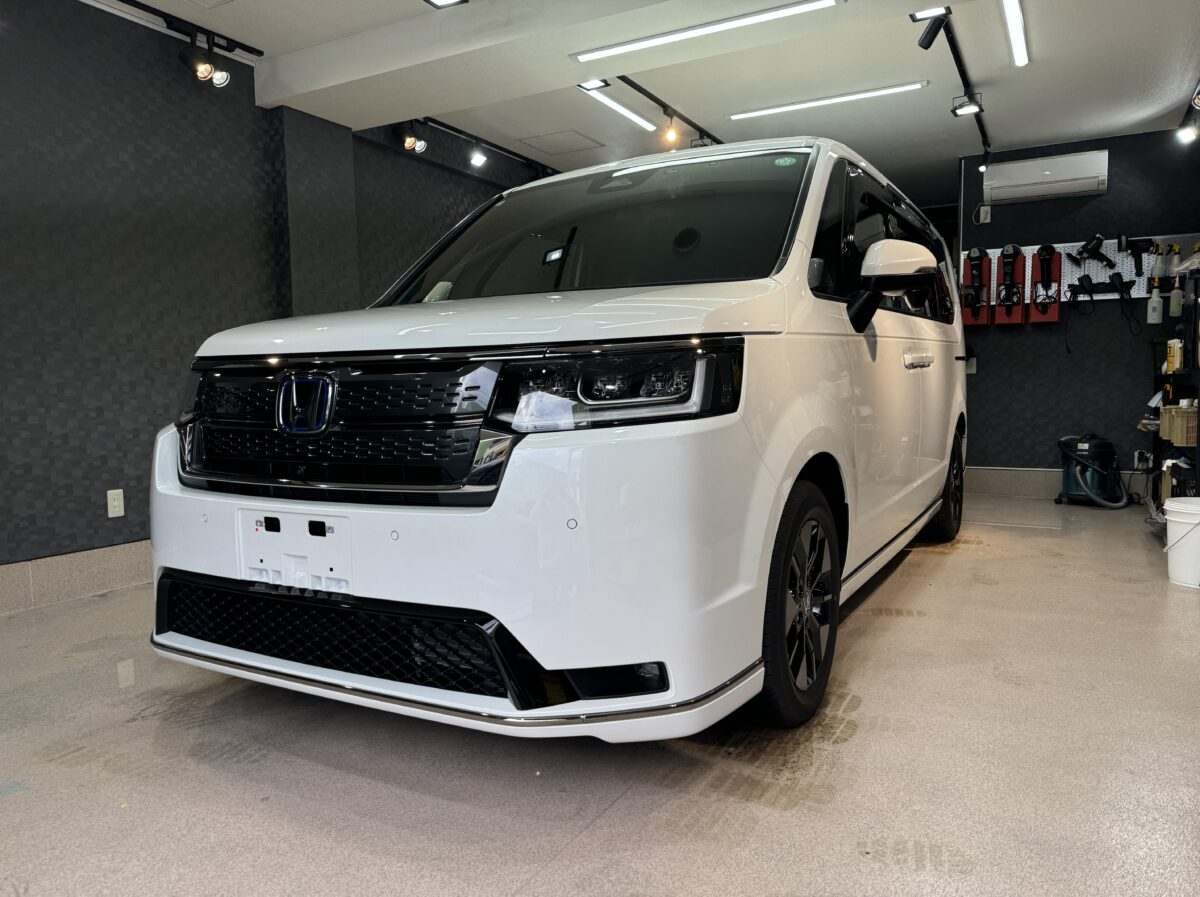 新型車ホンダ ステップワゴンのガラスコーティング施工 完了