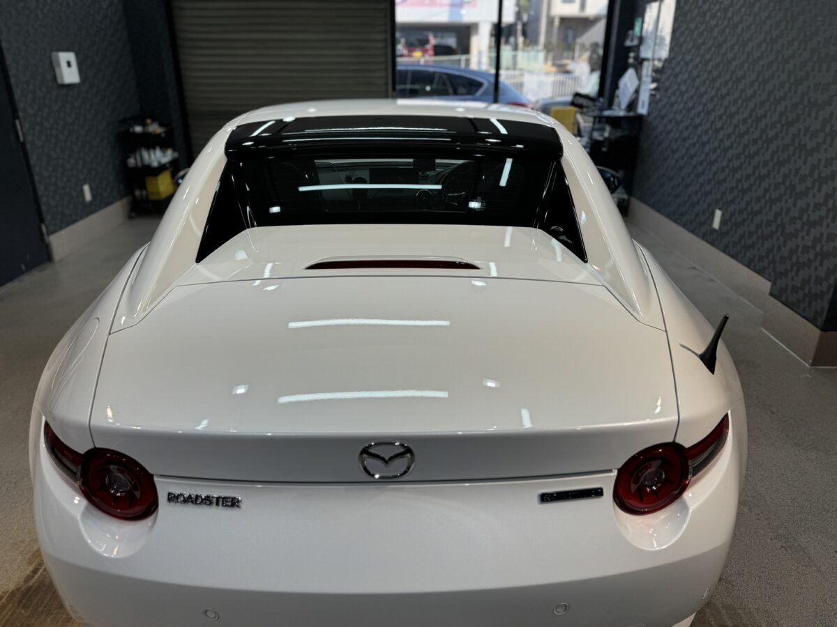 新型車マツダ ロードスターのガラスコーティング施工が完了