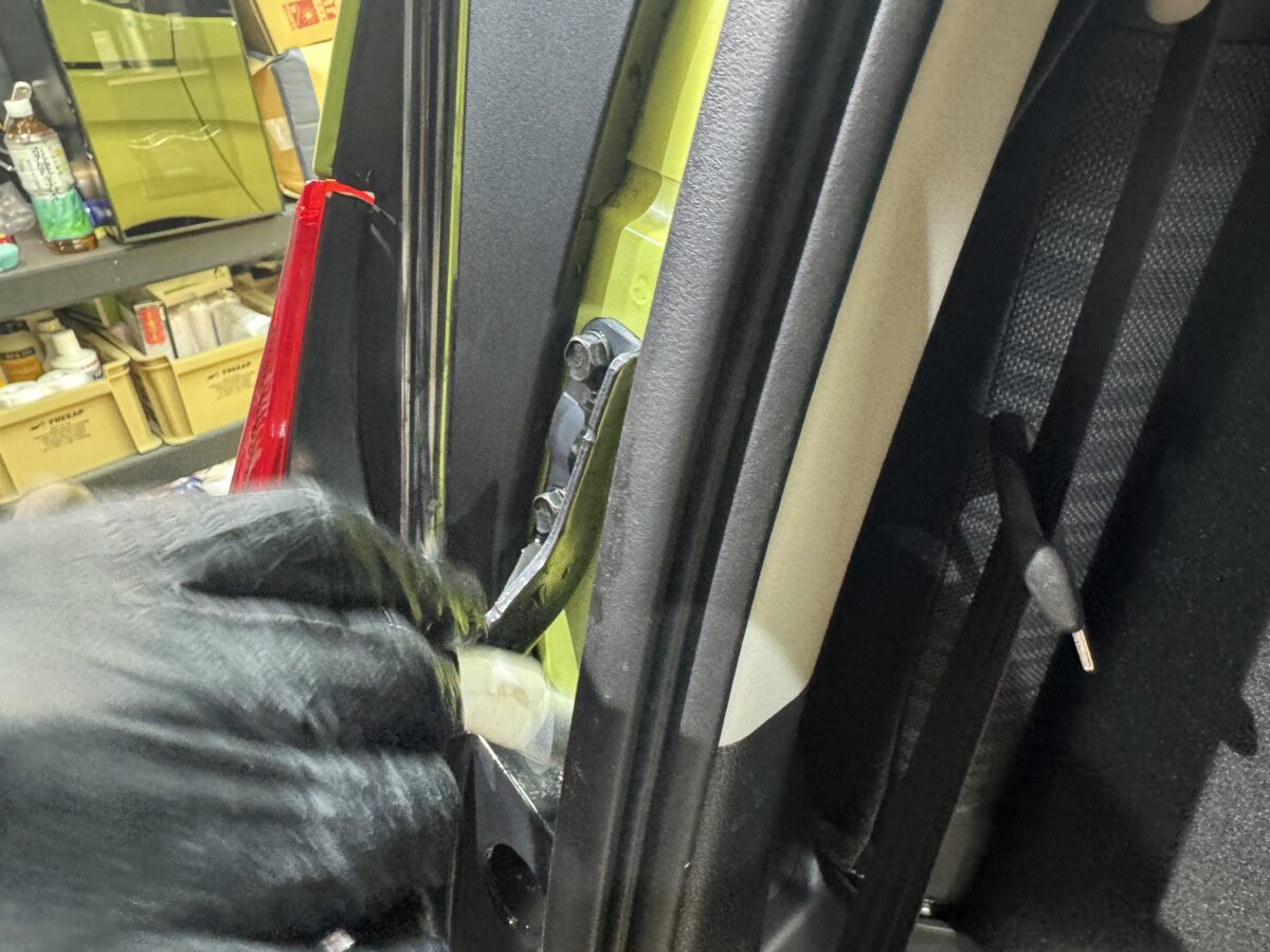 新車の状態に近づける下地処理