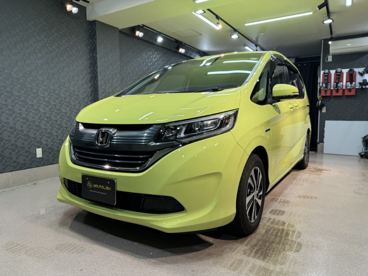 まるで新車!経年車ホンダ フリードのガラスコーティング施工車事例 / 埼玉県新座市P様より