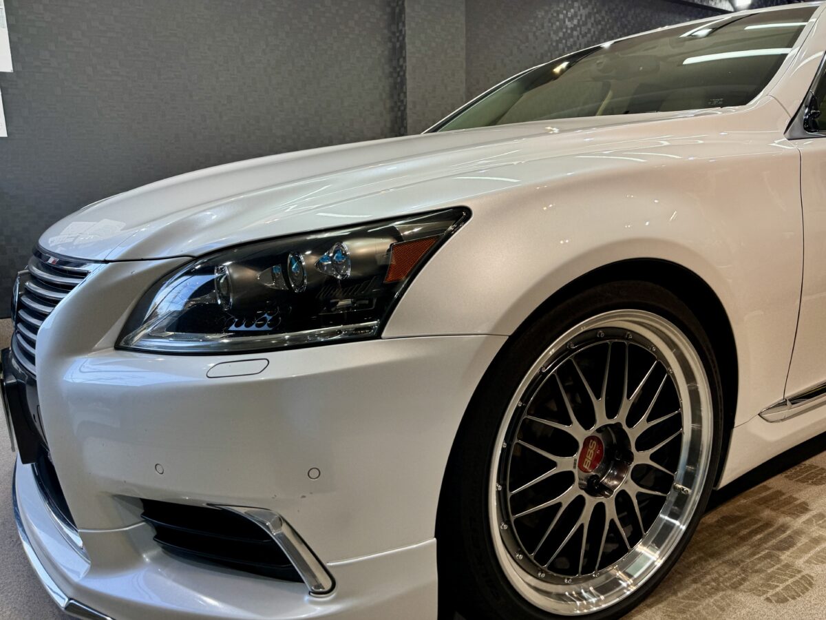 レクサス LS460のガラスコーティングの施工が完了