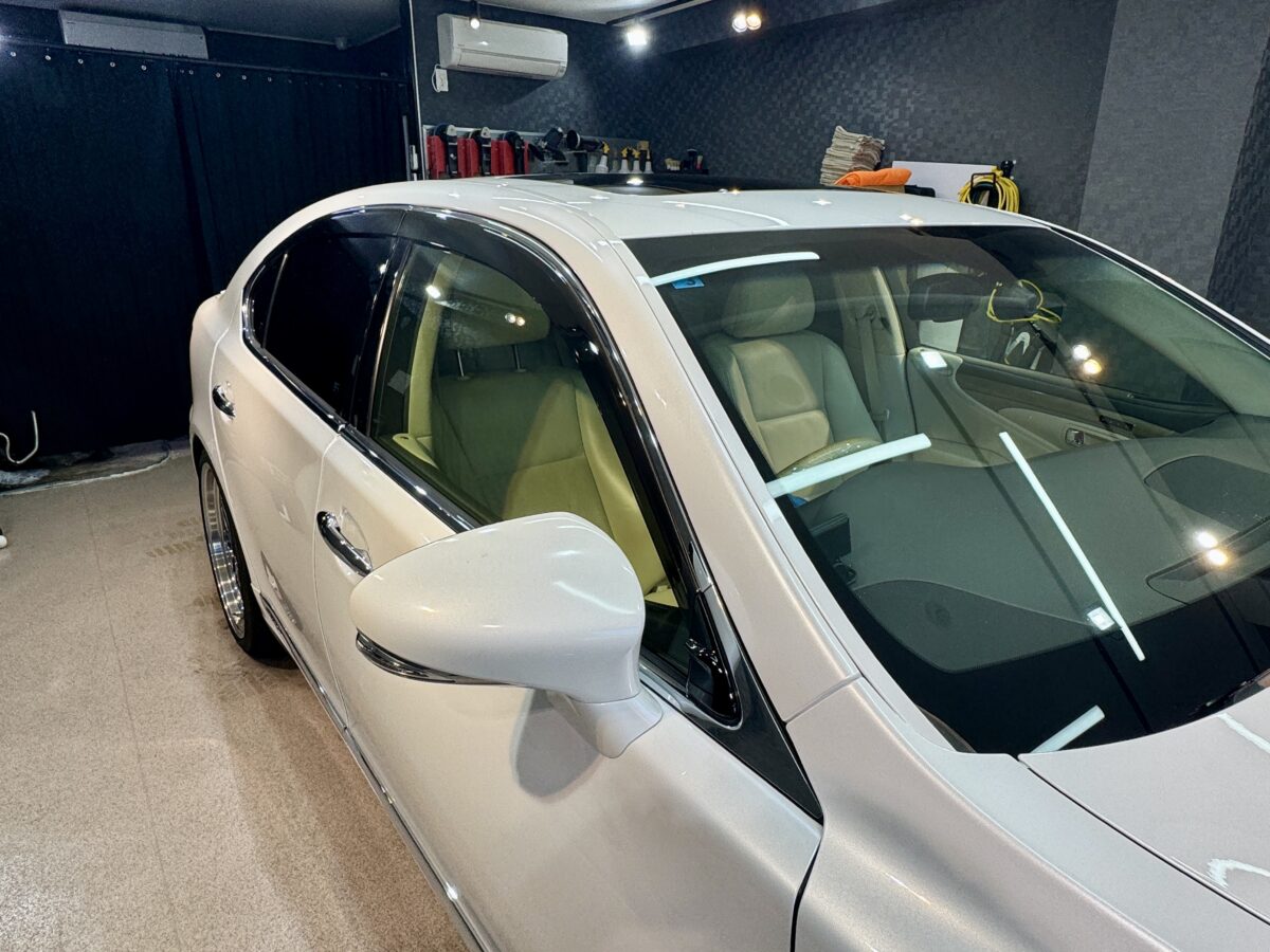 レクサス LS460のガラスコーティングの施工が完了