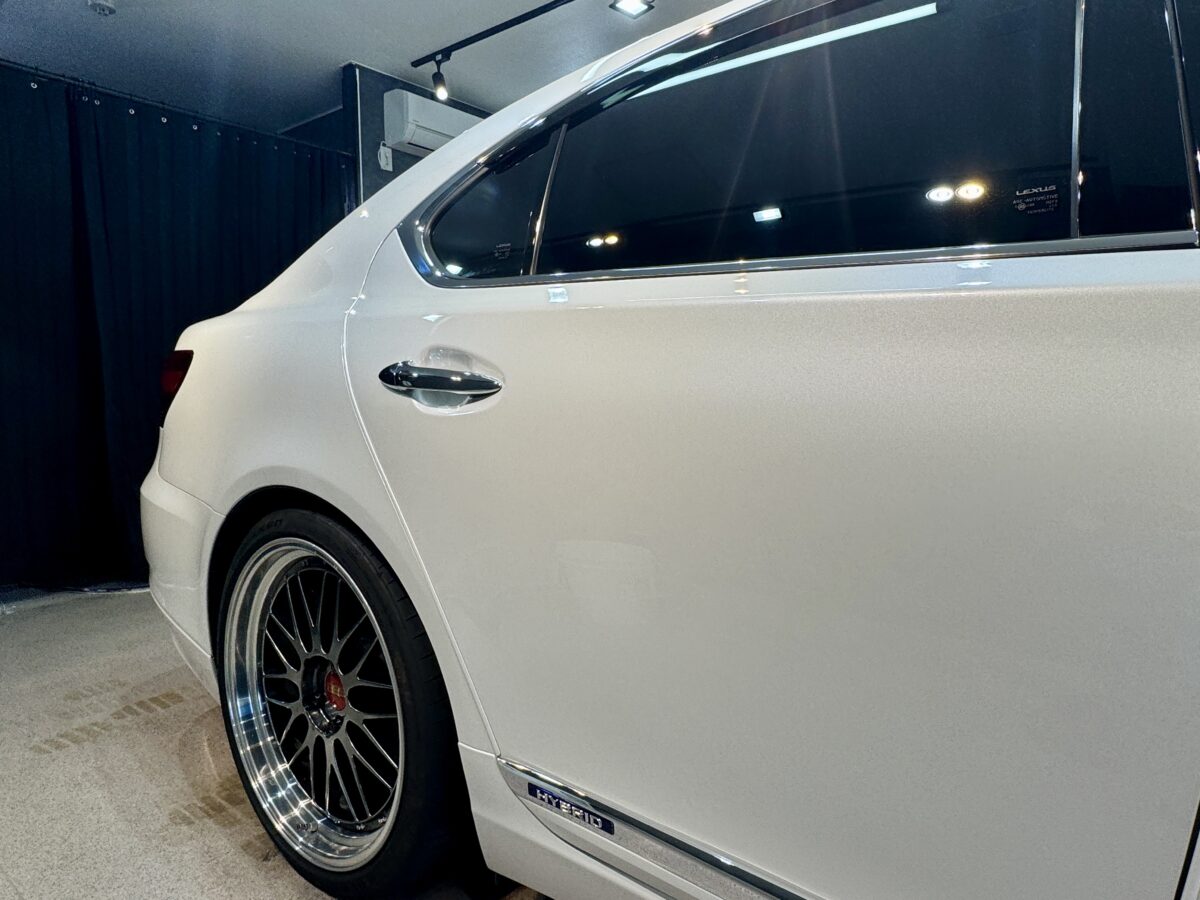 レクサス LS460のガラスコーティングの施工が完了