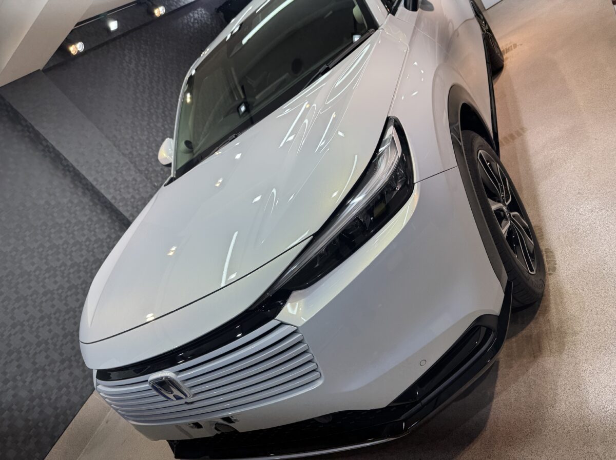 新型車ホンダ ヴェゼルへのセラミックコーティングの施工が完了