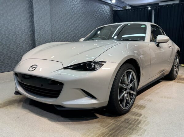 最新セラミックコーティング2層 ｜ 経年車マツダ ロードスターRFへサーブフェイス施工の事例 ／ 東京都世田谷区S様より