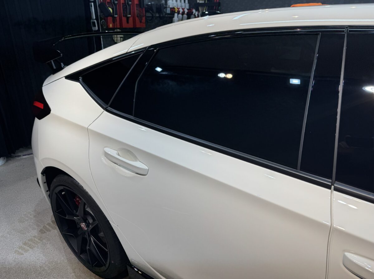 ホンダ シビックTypeRへのセラミックコーティング施工が完了