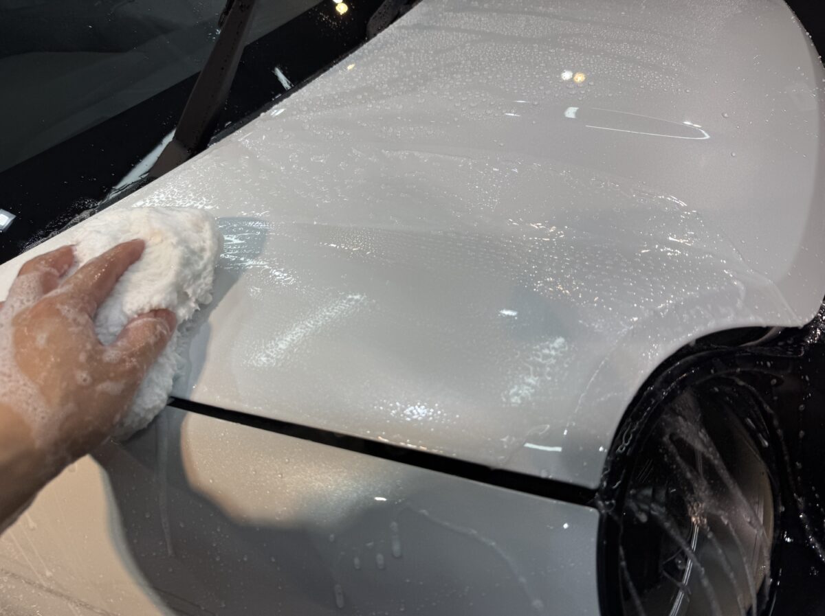 コーティング施工前の洗車と脱脂