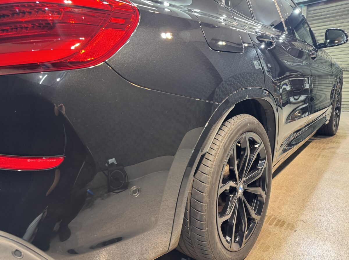 BMW X3へのセラミックコーティング二層施工が完了
