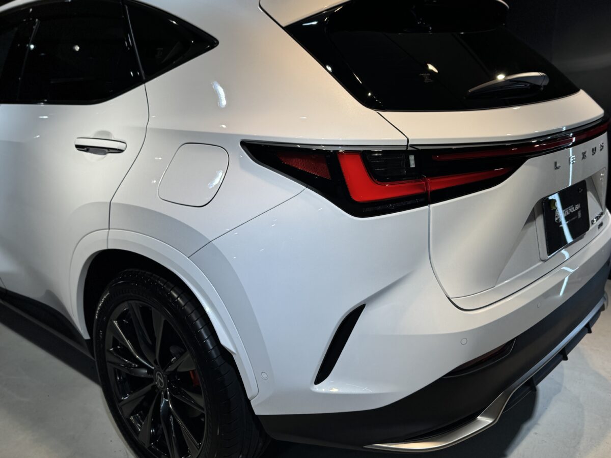 LEXUS NX350h へのセラミックコーティング二層の施工が完了