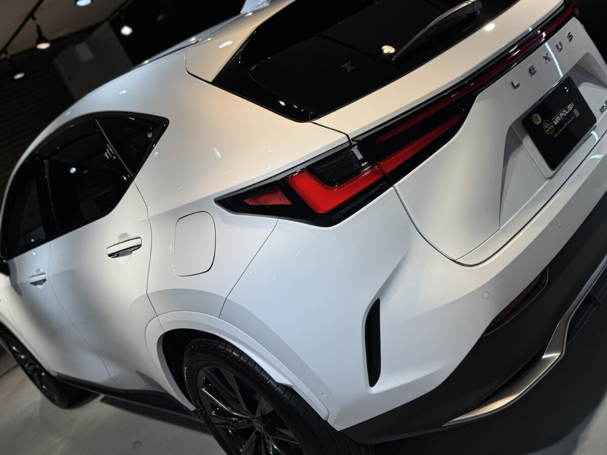 LEXUS NX350h へのセラミックコーティング二層の施工が完了