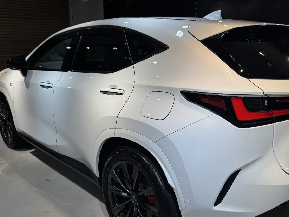 LEXUS NX350h へのセラミックコーティング二層の施工が完了