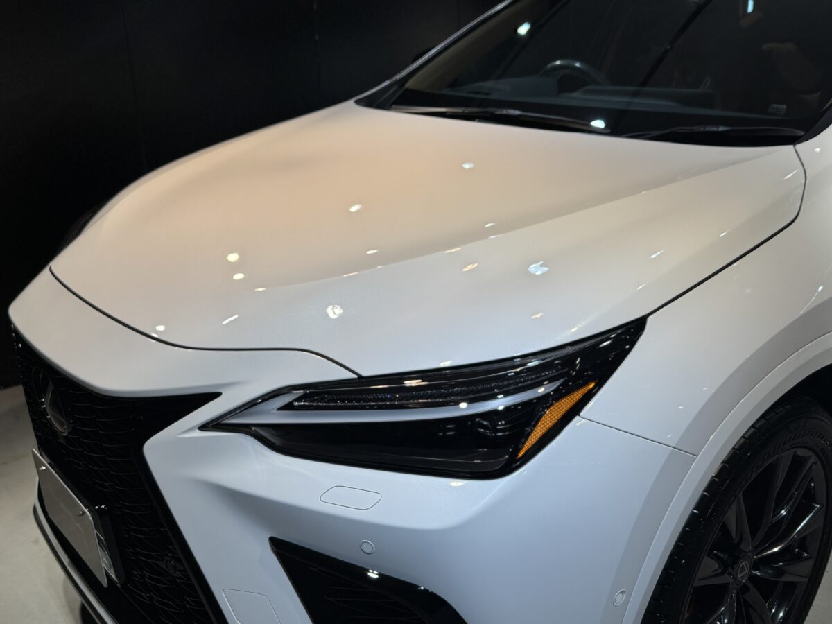 LEXUS NX350h へのセラミックコーティング二層の施工が完了
