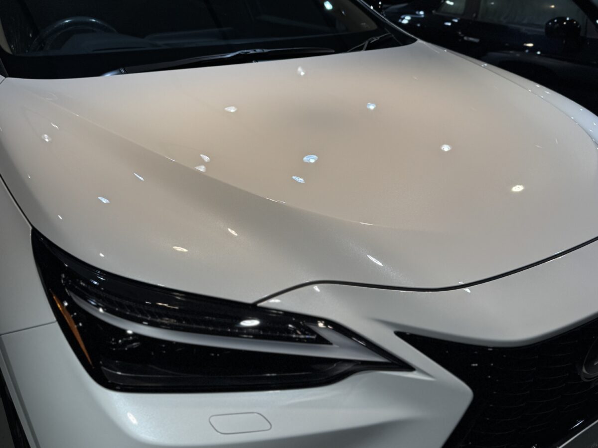 LEXUS NX350h へのセラミックコーティング二層の施工が完了