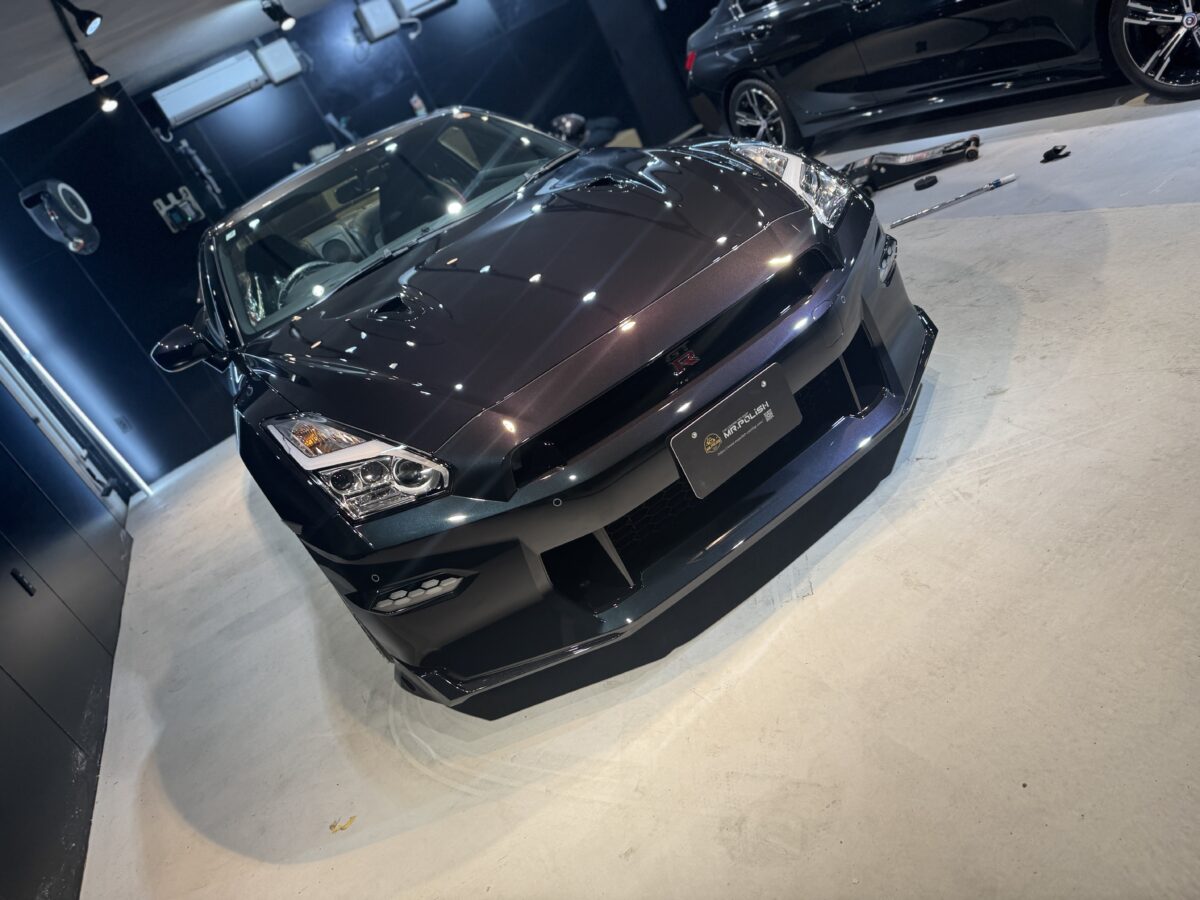 新型日産 GTR R35 nismo T-specへのセラミックコーティングの施工完了