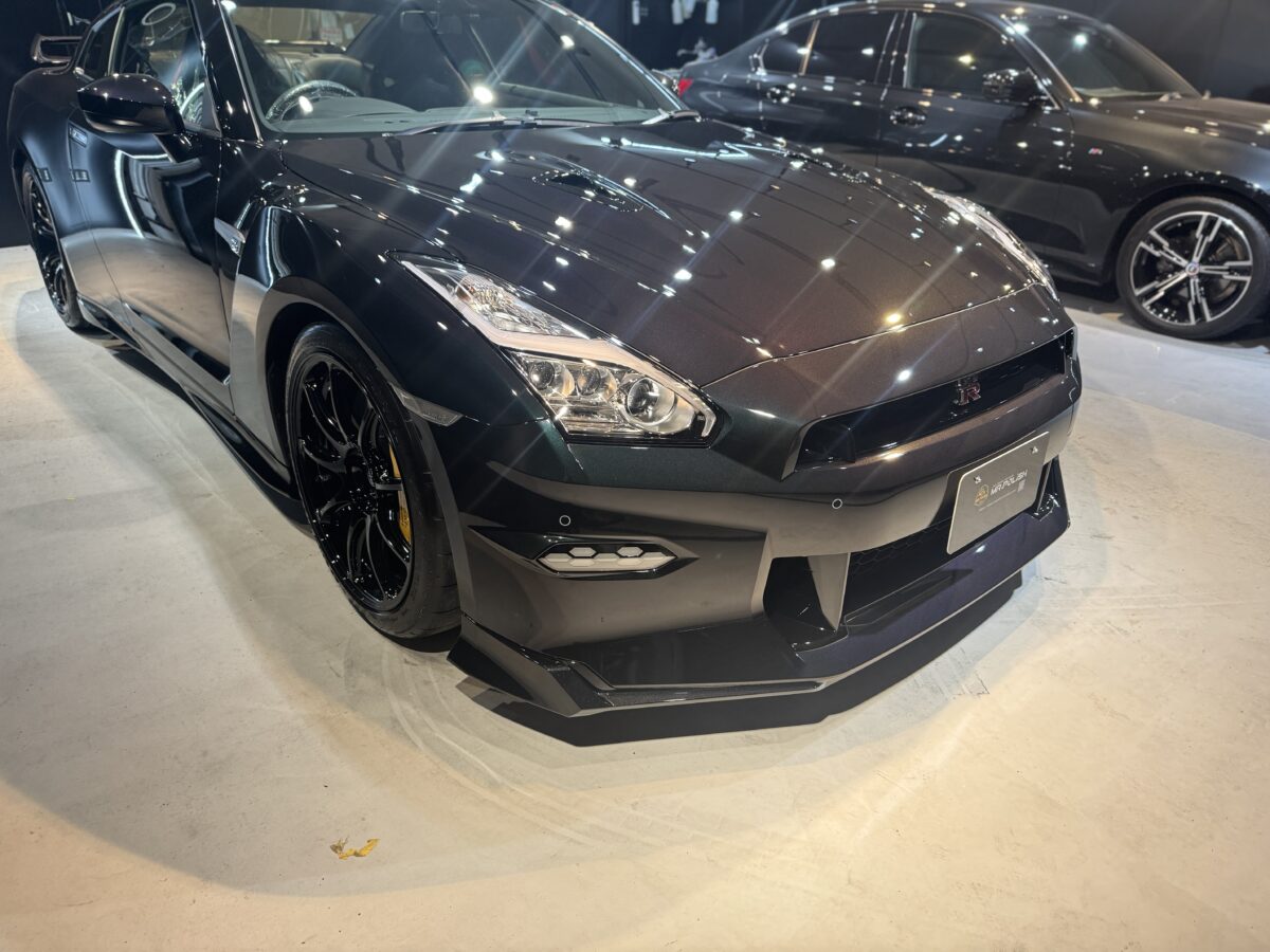 新型日産 GTR R35 nismo T-specへのセラミックコーティングの施工完了