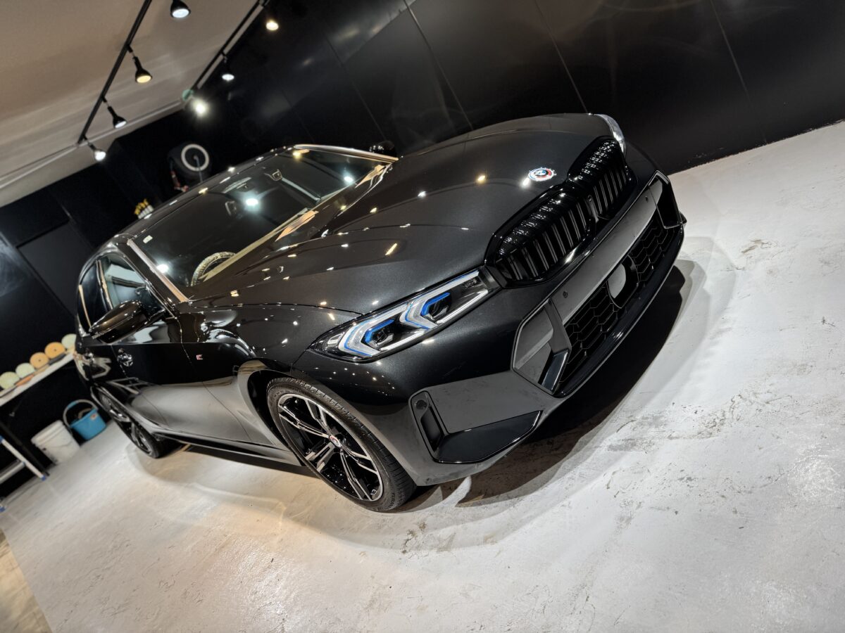 BMW3シリーズ セラミックコーティング二層施工が完了