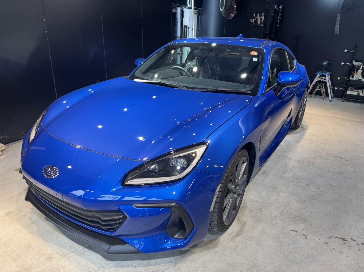 スバル BRZへのガラスコーティングの施工が完了
