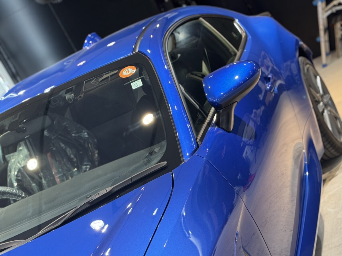 スバル BRZへのガラスコーティングの施工が完了