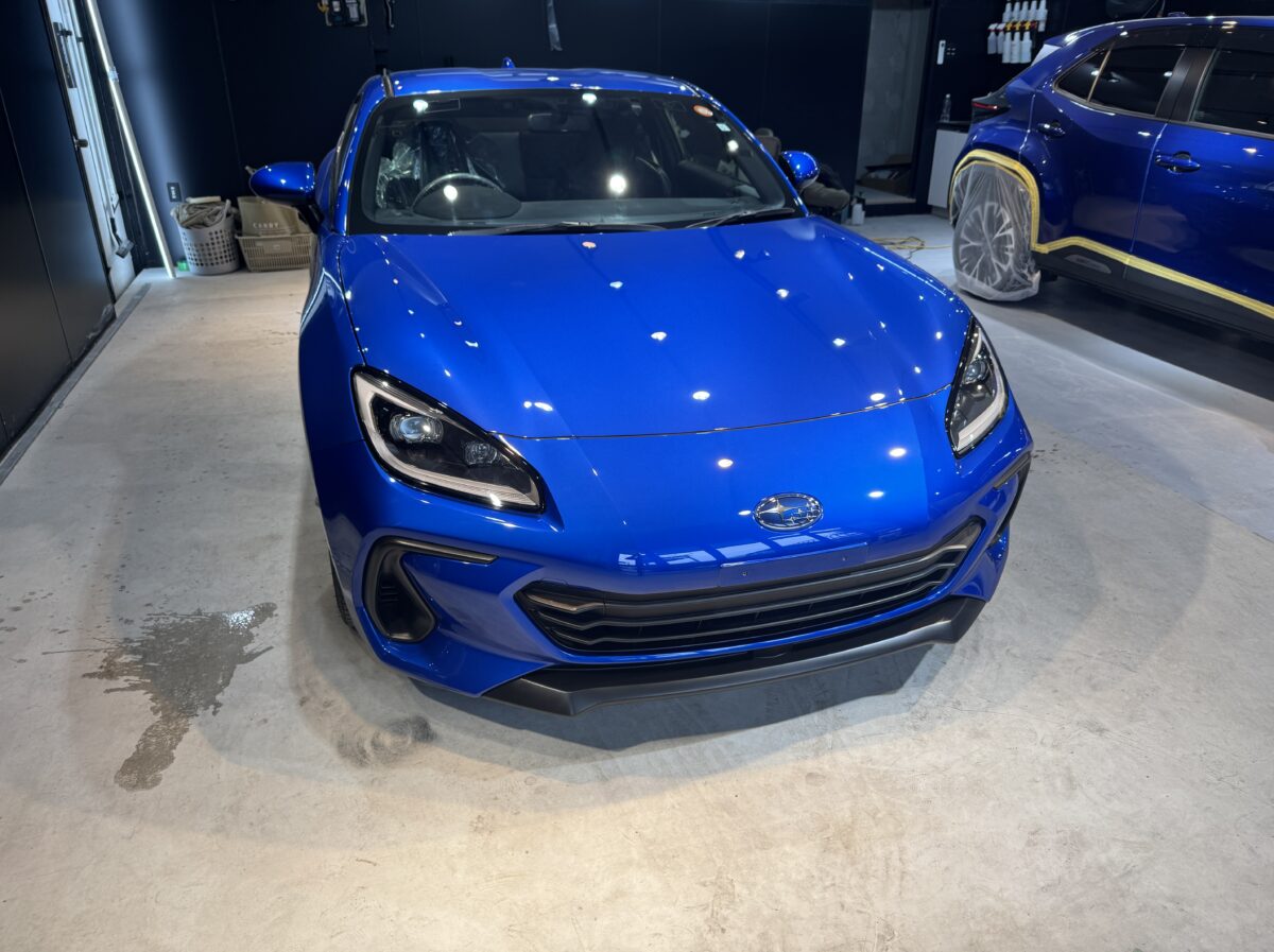 スバル BRZへのガラスコーティングの施工が完了
