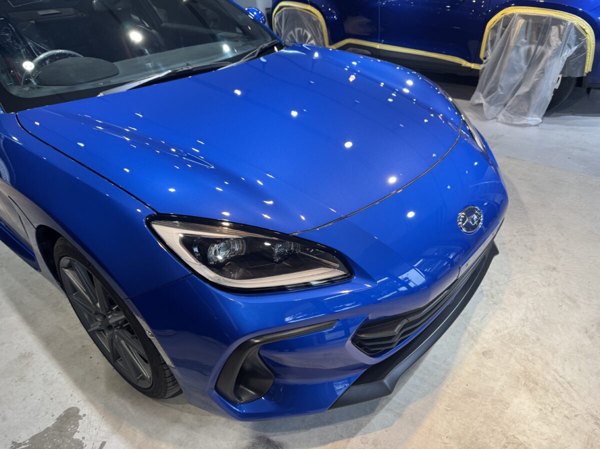 スバル BRZへのガラスコーティングの施工が完了
