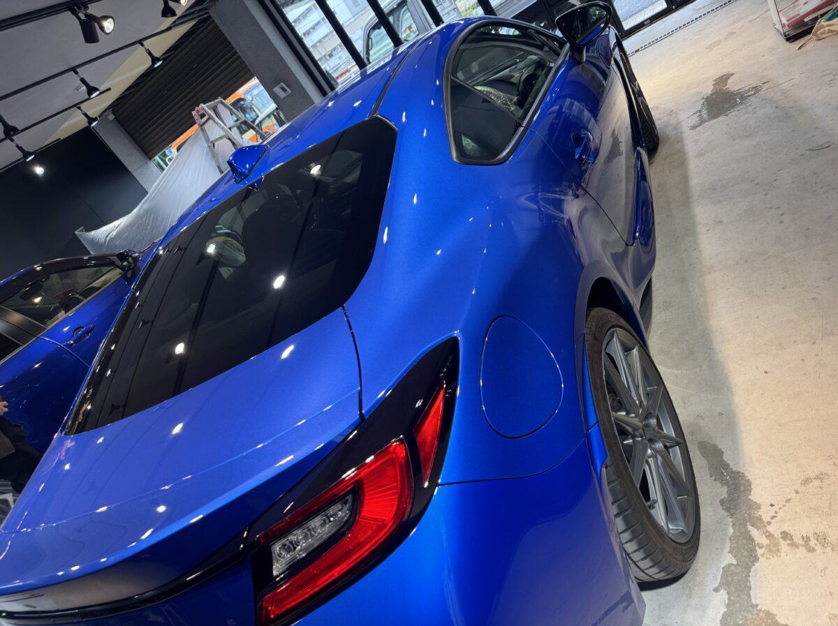 スバル BRZへのガラスコーティングの施工が完了