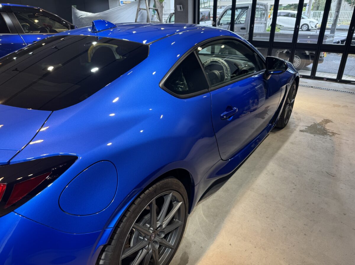 スバル BRZへのガラスコーティングの施工が完了