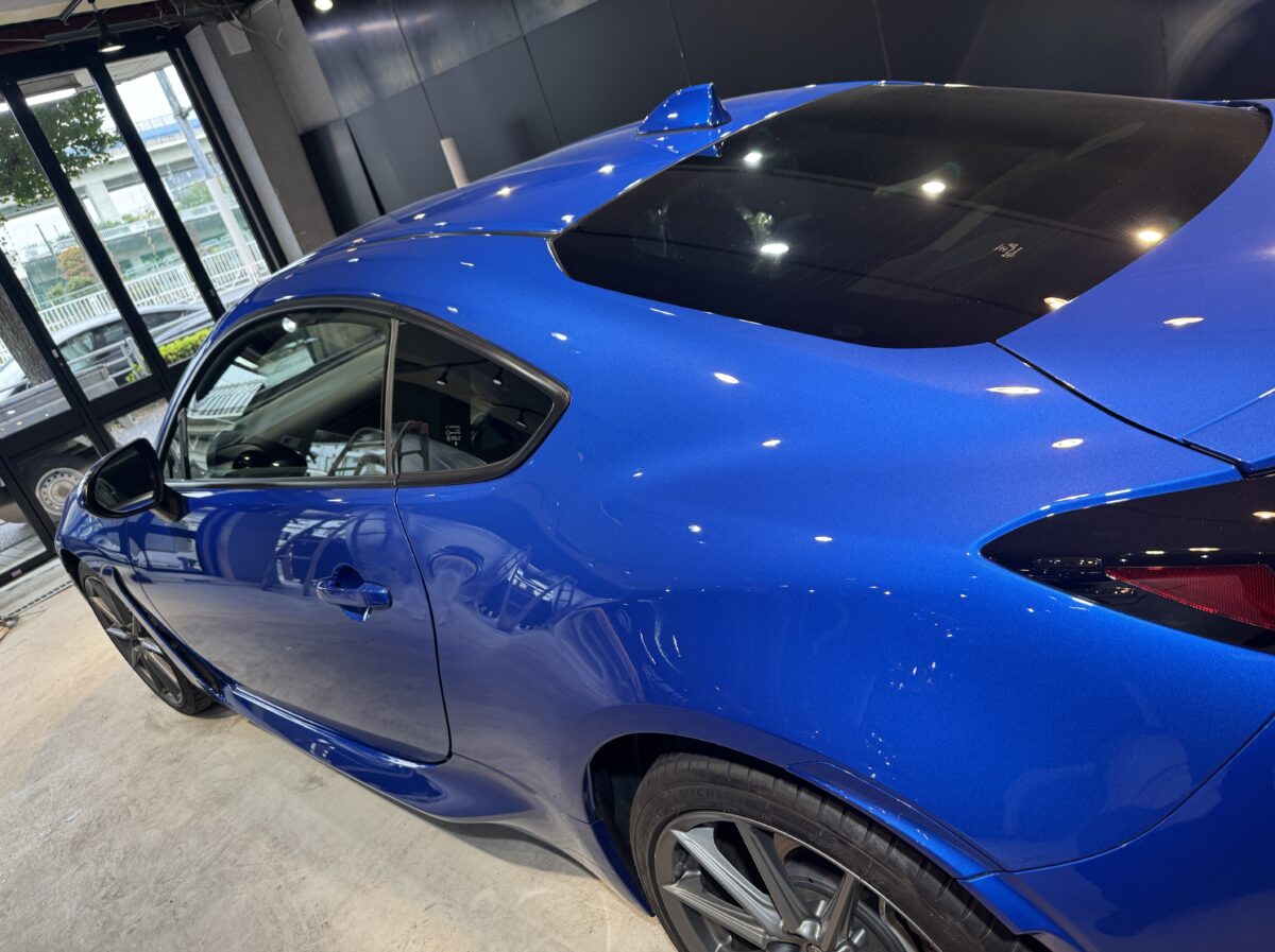 スバル BRZへのガラスコーティングの施工が完了