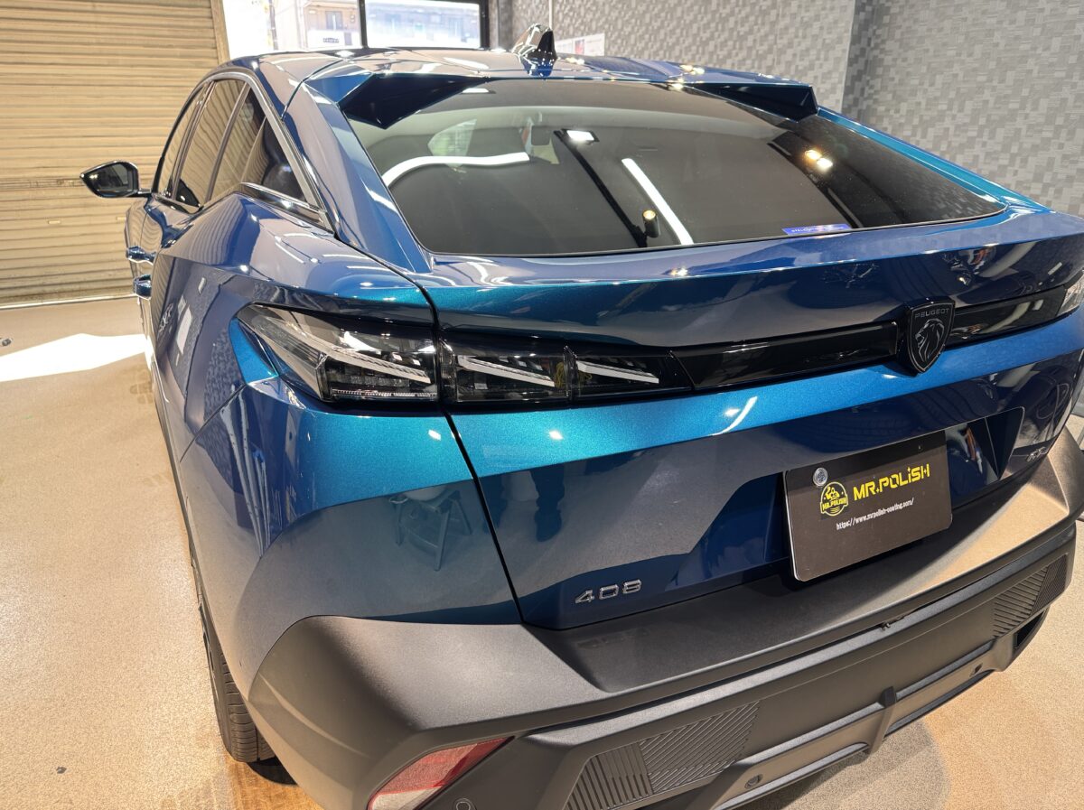 プジョー308へガラスコーティングの施工が完了