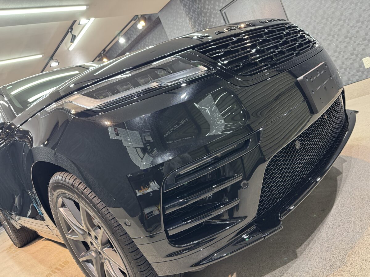 新型車レンジローバ ヴェラールのガラスコーティング施工完了