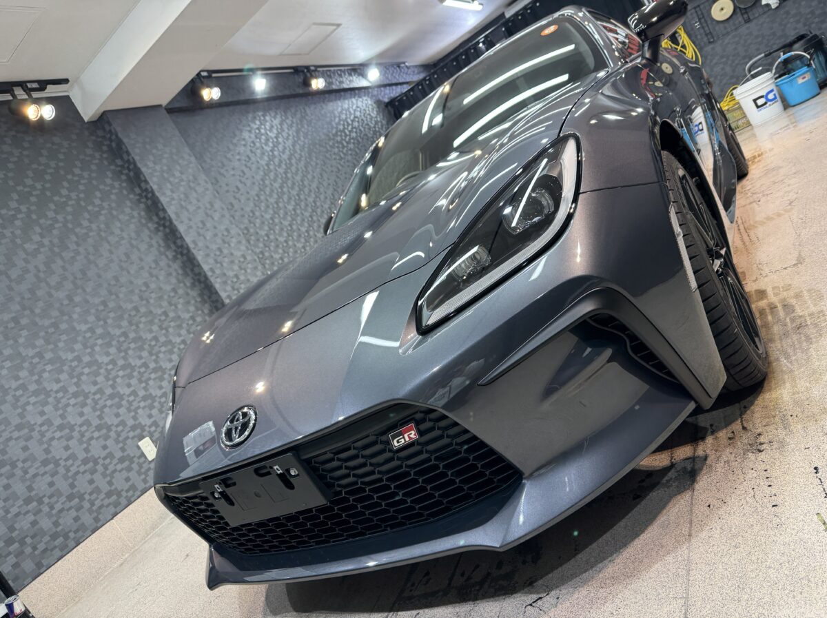 新型車トヨタ GR86へのセラミックコーティング施工が完了