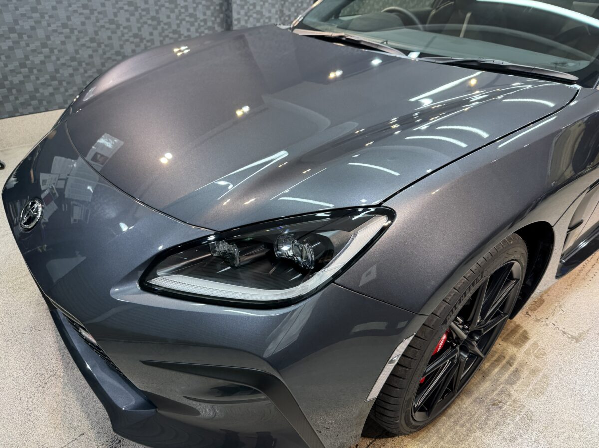 新型車トヨタ GR86へのセラミックコーティング施工が完了