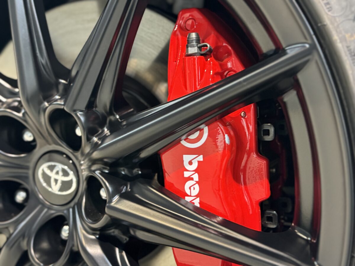 新型車トヨタ GR86へのセラミックコーティング施工が完了