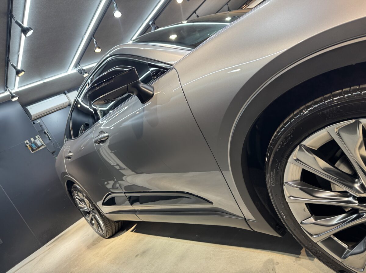 トヨタ クラウンクロスオーバーへコーティング施工が完了