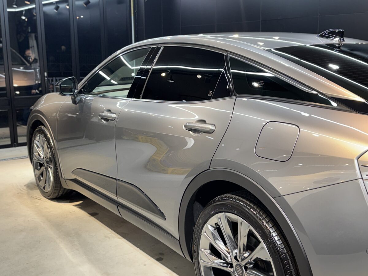 トヨタ クラウンクロスオーバーへコーティング施工が完了