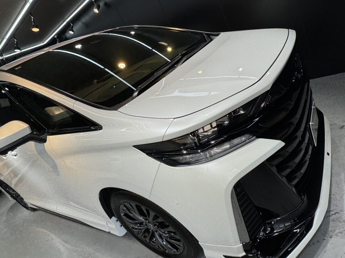 新型トヨタ 40ヴェルファイアへセラミックコーティング二層の施工が完了