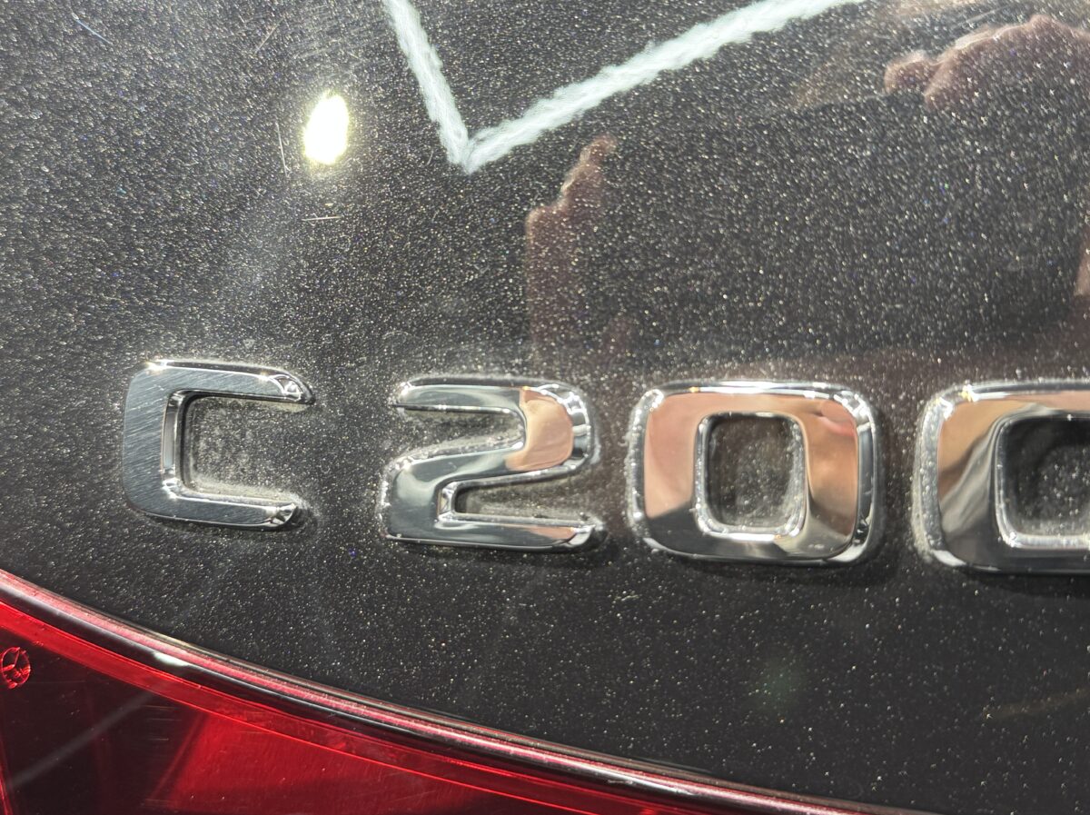 下地処理 〜細部の徹底洗浄からスタート〜